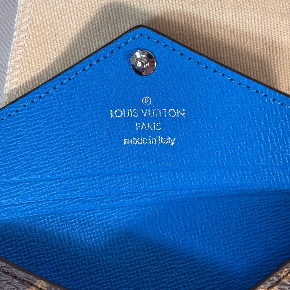 Gorgeous Louis Vuitton Kirigami Cardholder Sold - Picture 7 of 15
